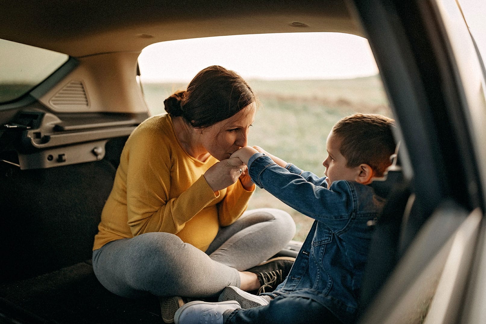 woman child in car